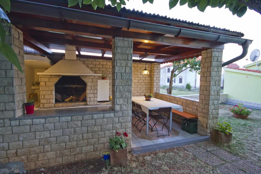 Holiday Home Matosevic 梅杜林 外观 照片