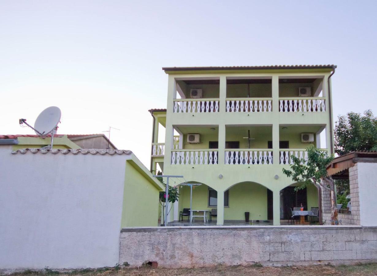 Holiday Home Matosevic 梅杜林 外观 照片
