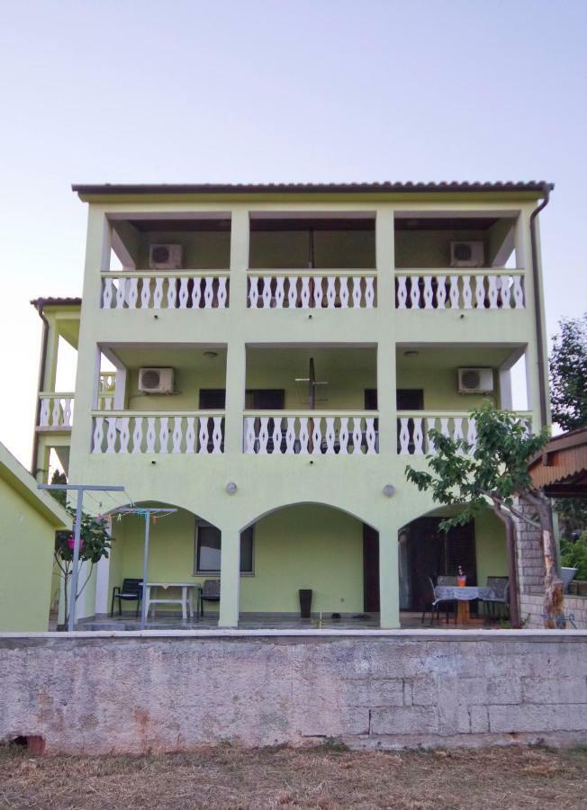 Holiday Home Matosevic 梅杜林 外观 照片
